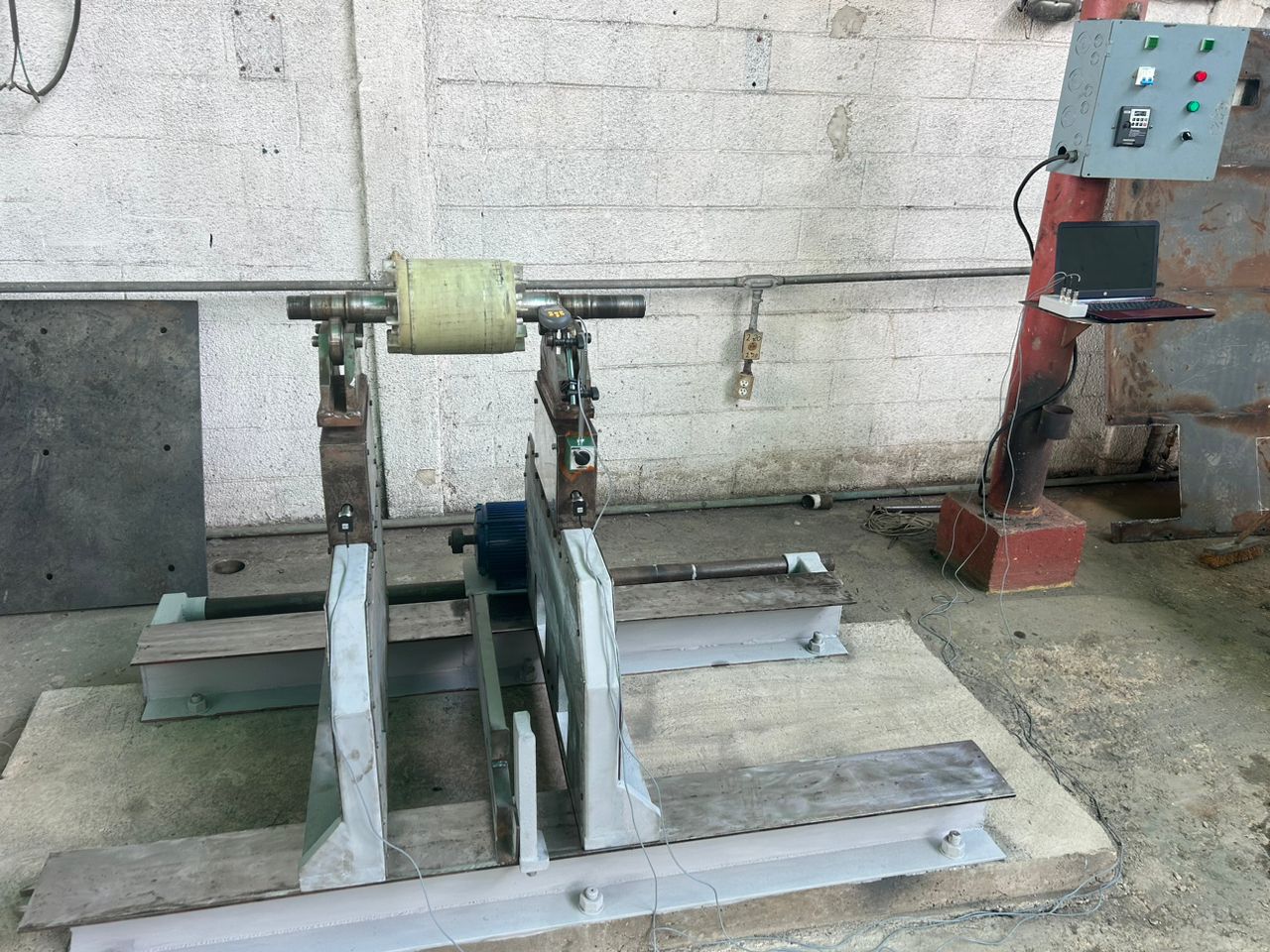 Ander aanzicht van een gemoderniseerde standaard bij het balanceren van een gasturbine.